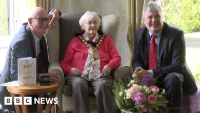 125016364 oldwoman.png