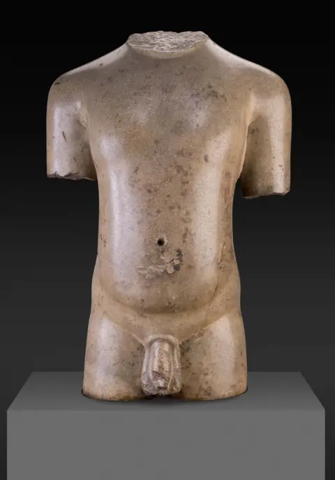 Bihar Museum, Patna A sandstone statue of a tirthankara or teacher in Jainism, an ancient Indian religion.