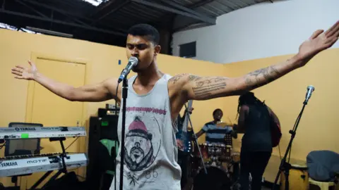 Mohamed Abdulrahman Crystal Axis singer AB