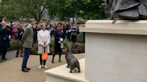 BBC Duke and Duchess of Edinburgh at the statue